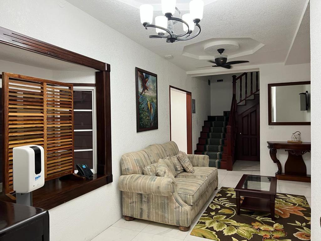 One South Place Hotel Belize City Extérieur photo