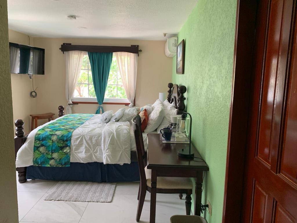 One South Place Hotel Belize City Extérieur photo